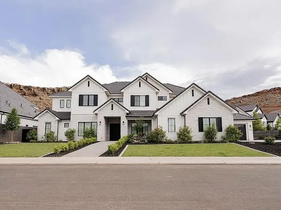 3318 E Live Oak Dr, Saint George, UT 84790 - #3