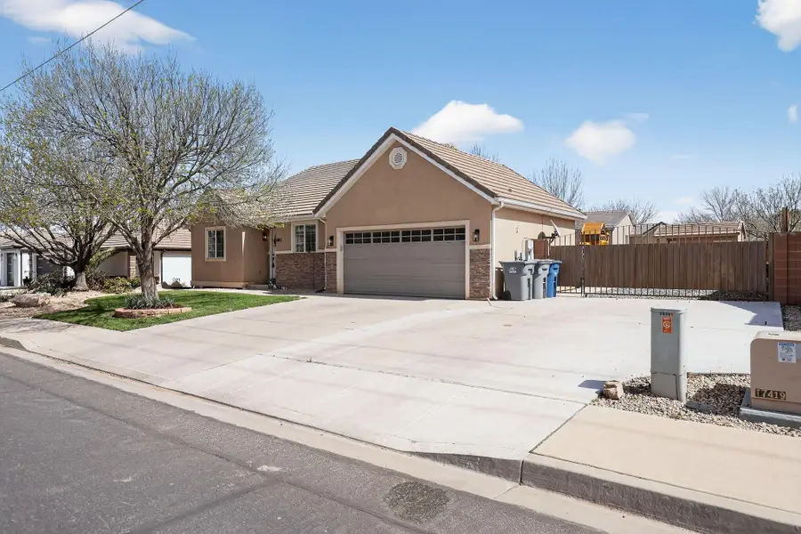 1883 S 20 E, Washington, UT 84780 - #2