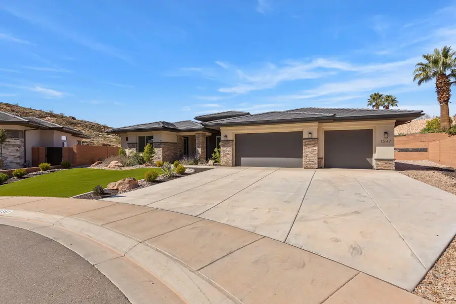 1597 E Dihedral Dr, Saint George, UT 84790 - #3