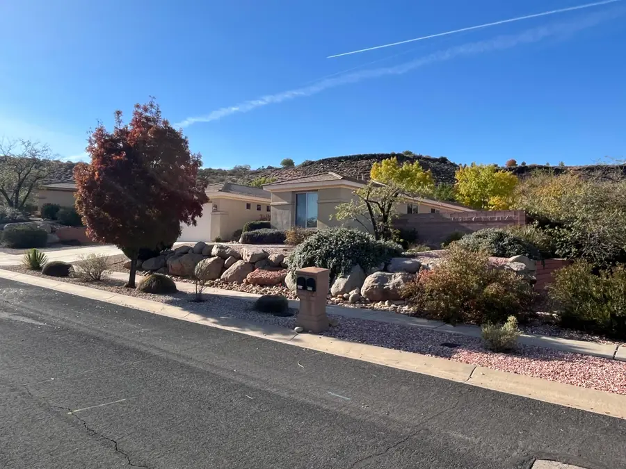 1273 N Overland Trails Cir, Washington, UT 84780 - #2