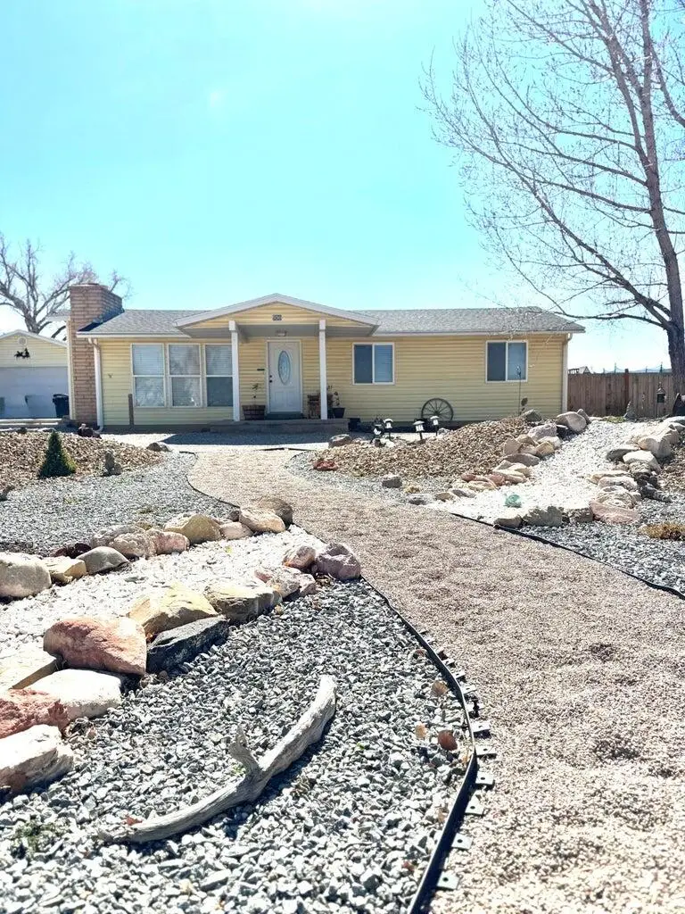 590 E Midvalley Rd, Enoch, UT 84021 - #1