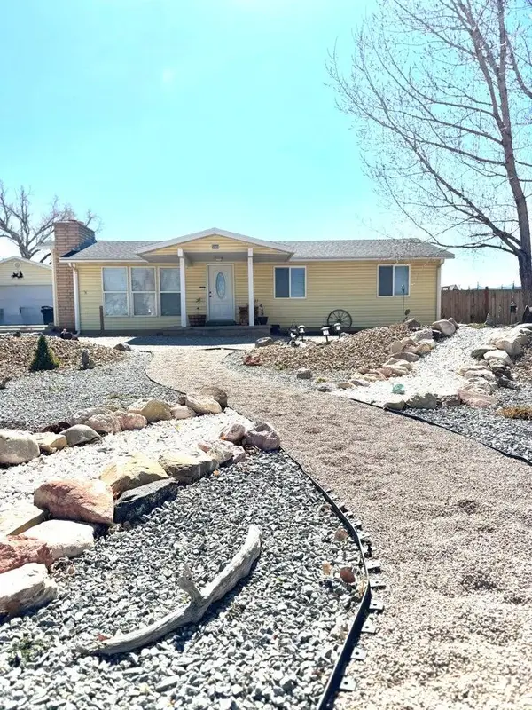 590 E Midvalley Rd, Enoch, UT 84021