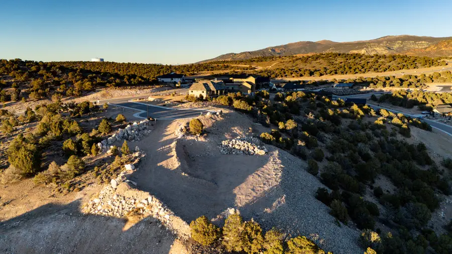 S Sunny Hills Cir, Cedar City, UT 84720 - #3