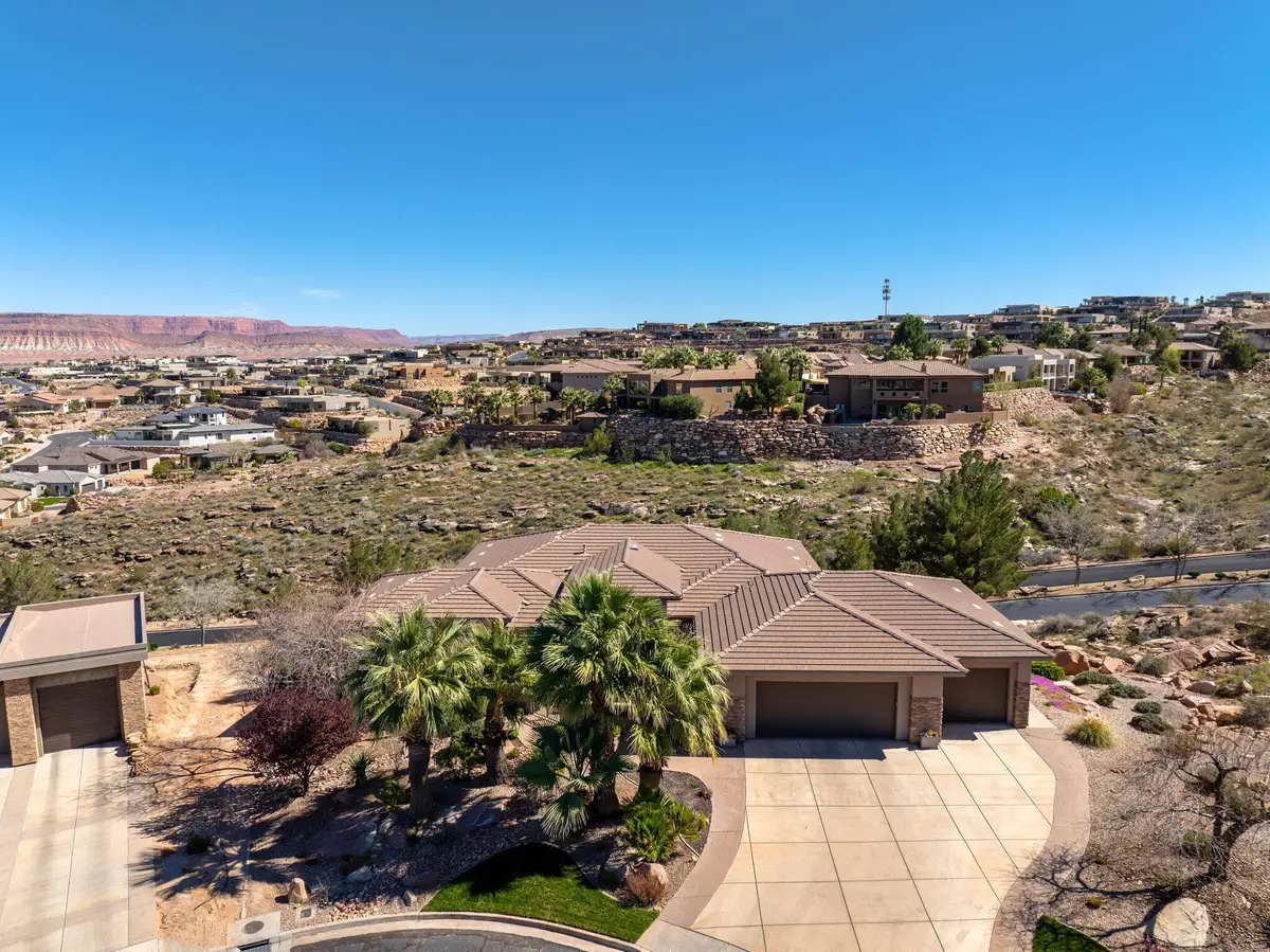 2376 E Stone Crest Cir, Saint George, UT 84790 - #1