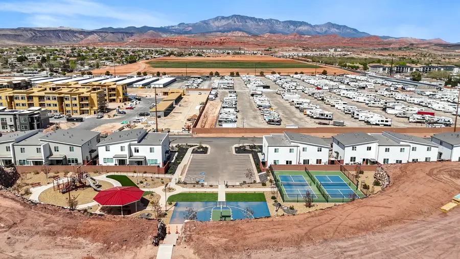 919 E Coyote Crest Dr, Washington, UT 84780 - #3