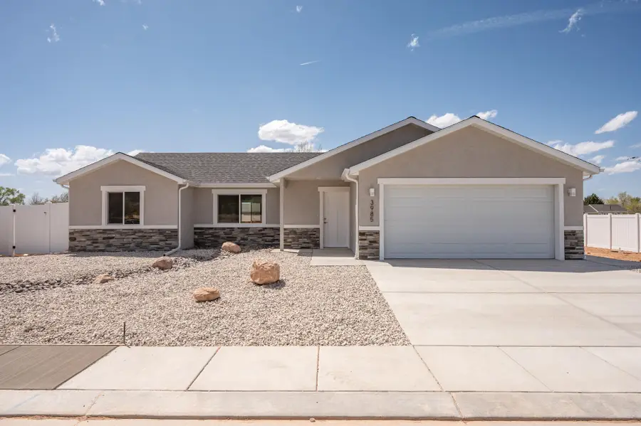3879 N Hawks Landing Lp, Enoch, UT 84721 - #3