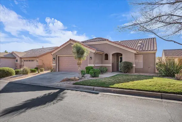 4449 S Holly Grape Ln, St George, UT 84790