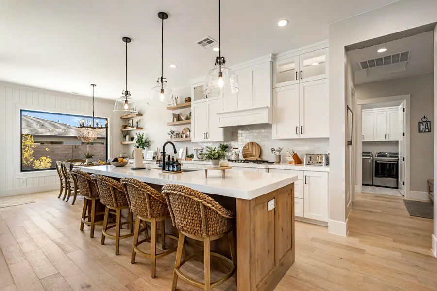 737 W Scenario St, Washington, UT 84780 - #3