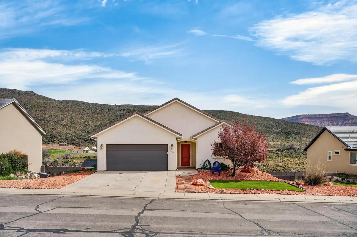 735 S Peachtree Dr, Toquerville, UT 84774 - #1