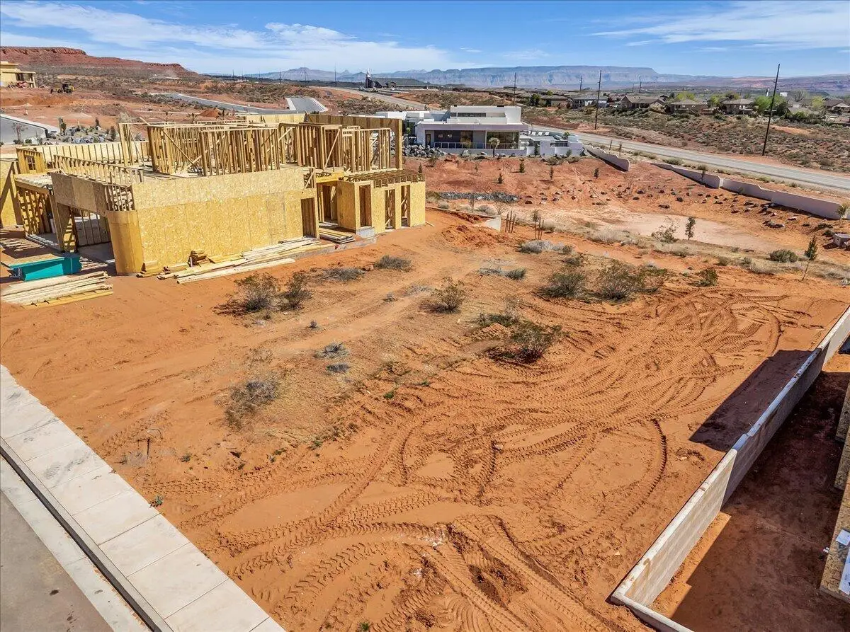 1314 N Lozano Rd, Washington, UT 84780 - #1