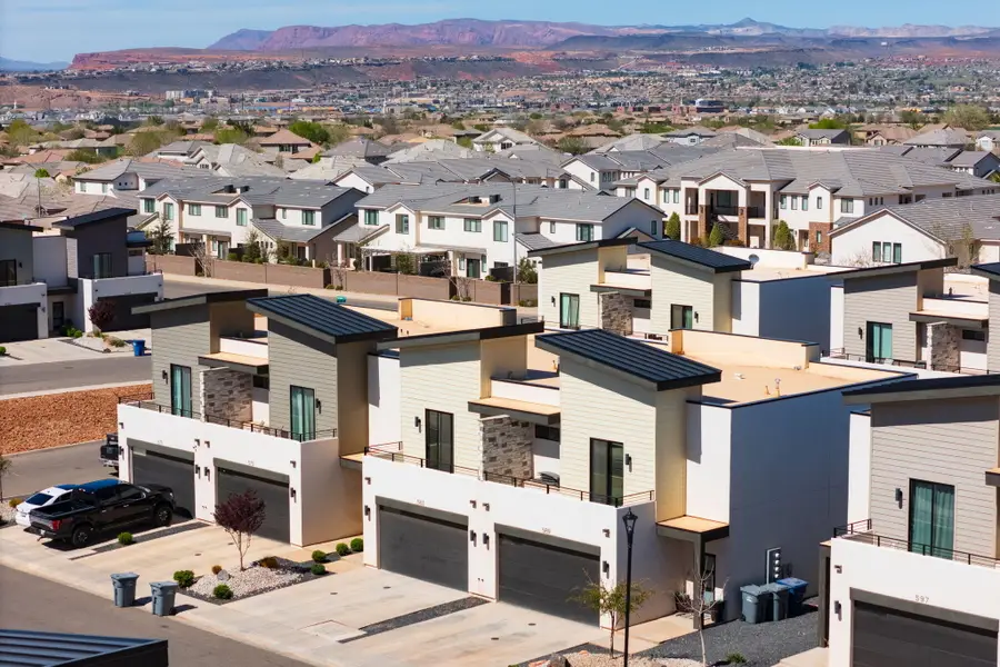 583 Elmbrook Dr, Washington, UT 84780 - #3