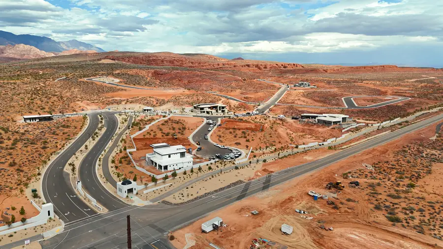 1592 N La Corra Ln, Washington, UT 84780 - #3