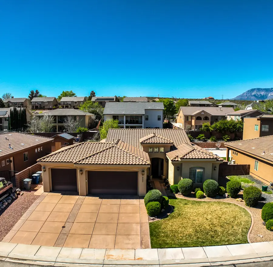 952 S Peachtree Dr, Toquerville, UT 84774 - #2