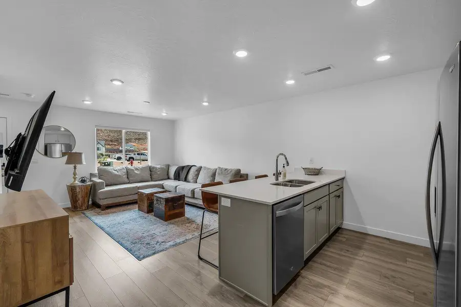 1749 S Devils Garden Ln, Washington, UT 84780 - #3