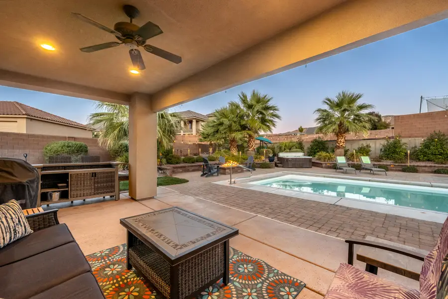 2251 S Coyote Lp, Washington, UT 84780 - #3