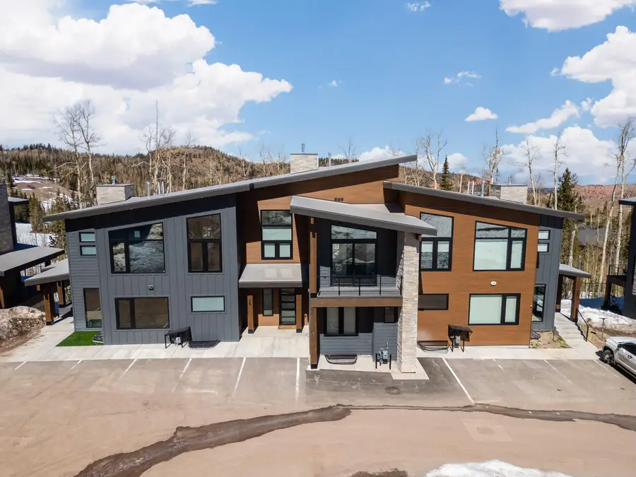 160 W Ridgeview St #7B, Brian Head, UT 84719 - #3