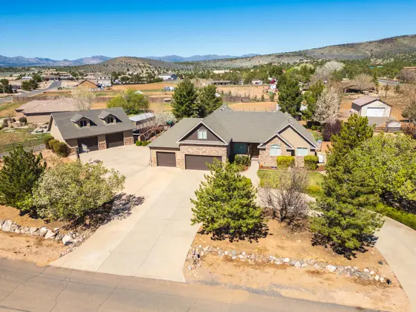 346 W Canyon Trails Dr, Dammeron Valley, UT 84783