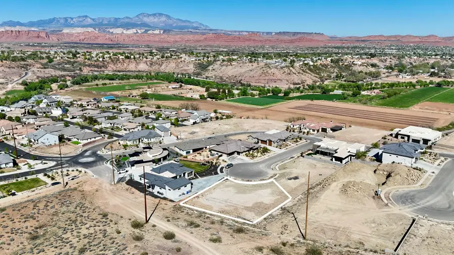 3979 W Sunset Dr, Santa Clara, UT 84765 - #2