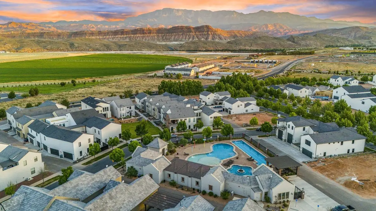 4228 W Hampshire Rd, Hurricane, UT 84737 - #1