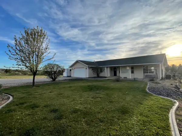 8129 N Diamond Valley Dr, St George, UT 84770