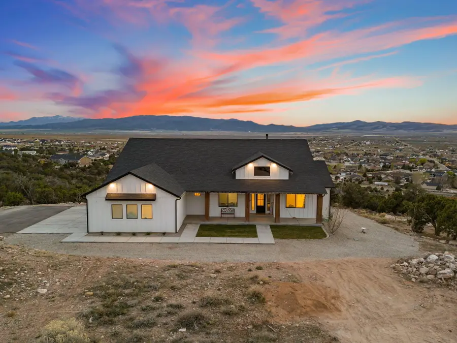 1066 S Panorama Dr, Cedar City, UT 84720 - #2