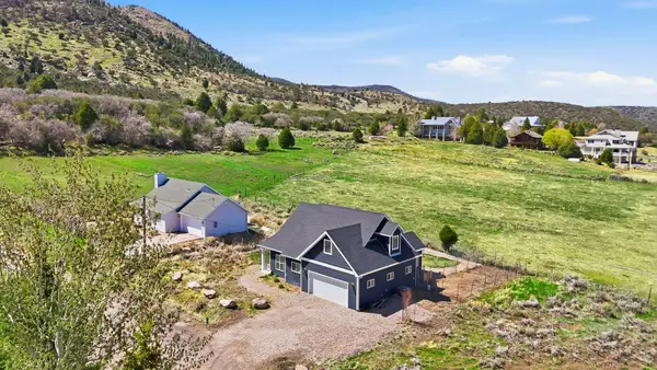 174 S Pine Valley Dr, Pine Valley, UT 84781