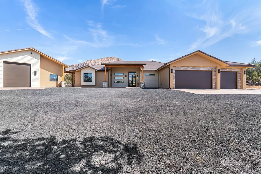 1295 E Cedar Dr, Apple Valley, UT 84737 - #3