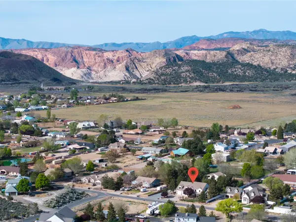 8375 N Diamond Valley Dr, St George, UT 84770