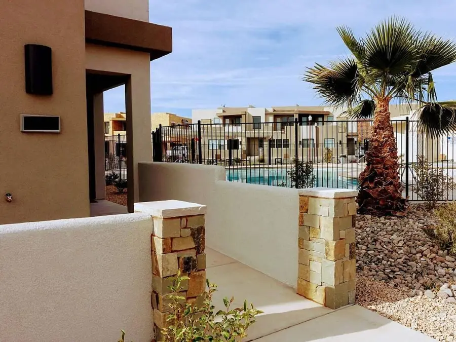 2335 N Canyon Greens Dr, Washington, UT 84780 - #3