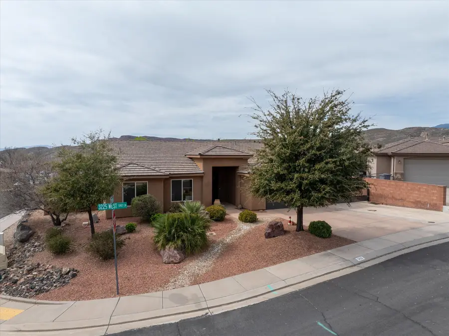 555 N Torey Ln, Hurricane, UT 84737 - #2