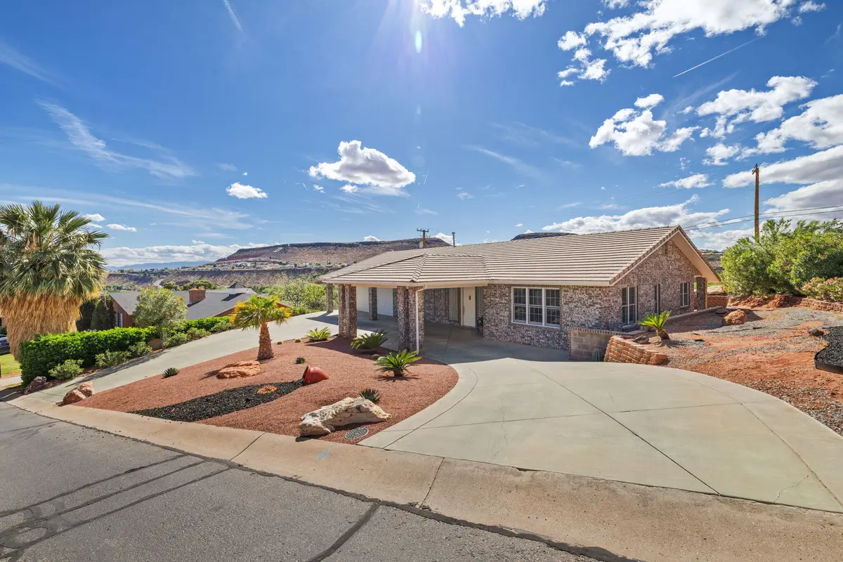 339 W Sandstone Cir, Saint George, UT 84790 - #1