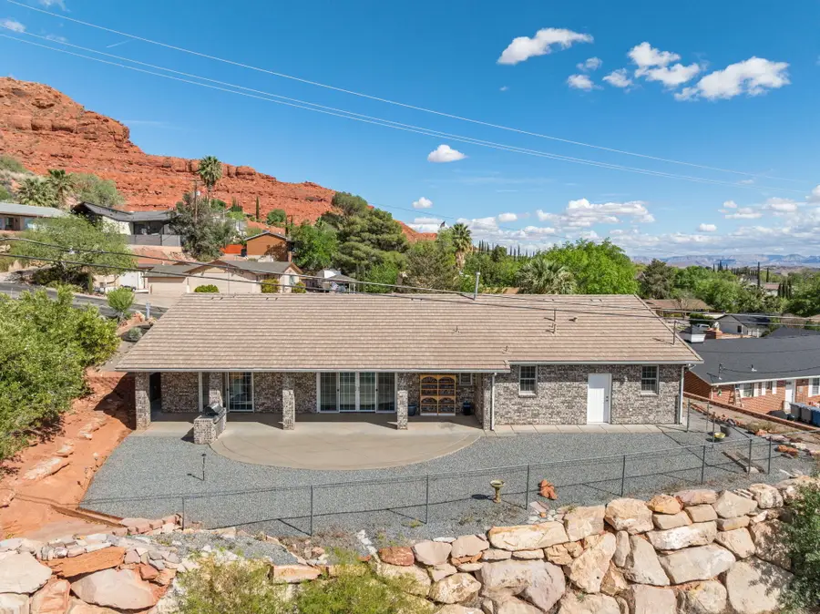 339 W Sandstone Cir, Saint George, UT 84790 - #3