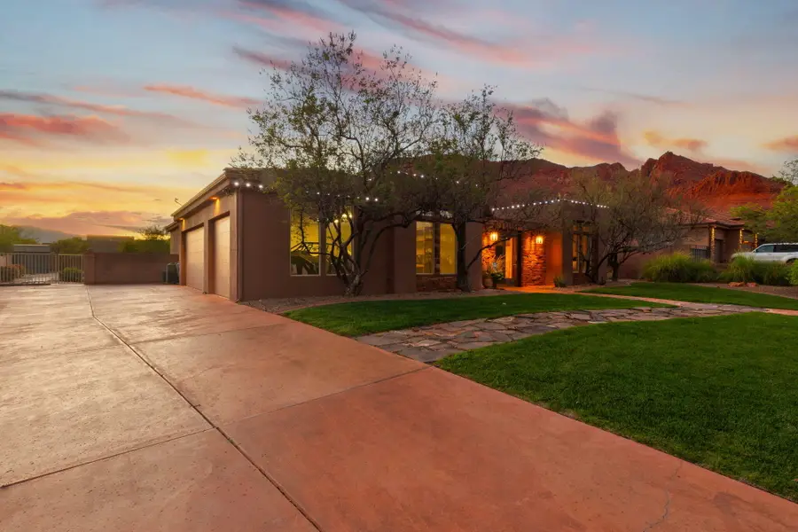 207 N Painted Hills Dr, Ivins, UT 84738 - #3