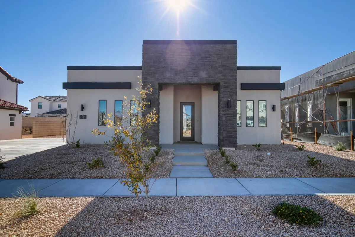 488 W Cedar Hill Dr, Saint George, UT 84790 - #1