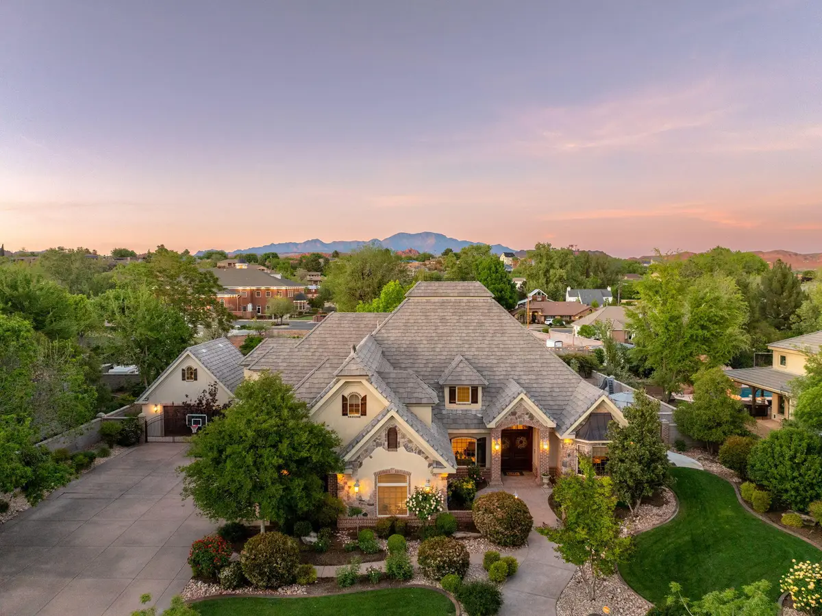 2840 Cottonwood Cir, Santa Clara, UT 84765 - #1