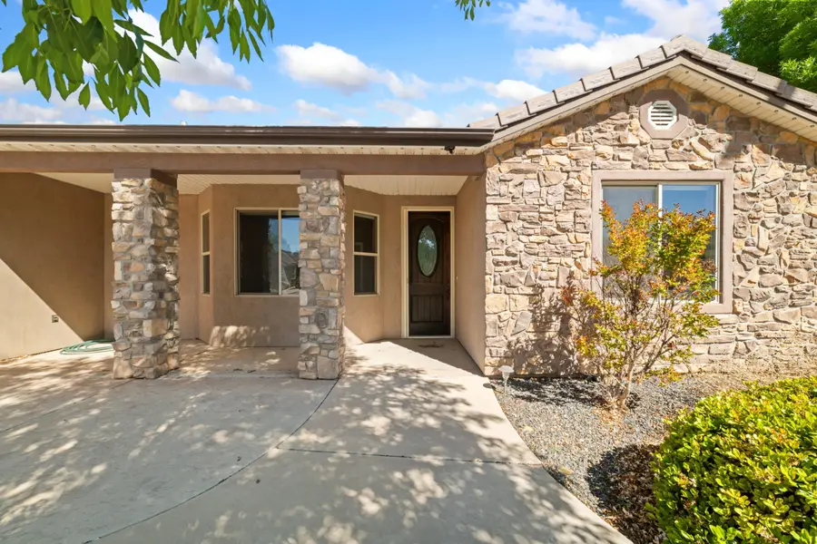 698 W 375 S, Hurricane, UT 84737 - #2