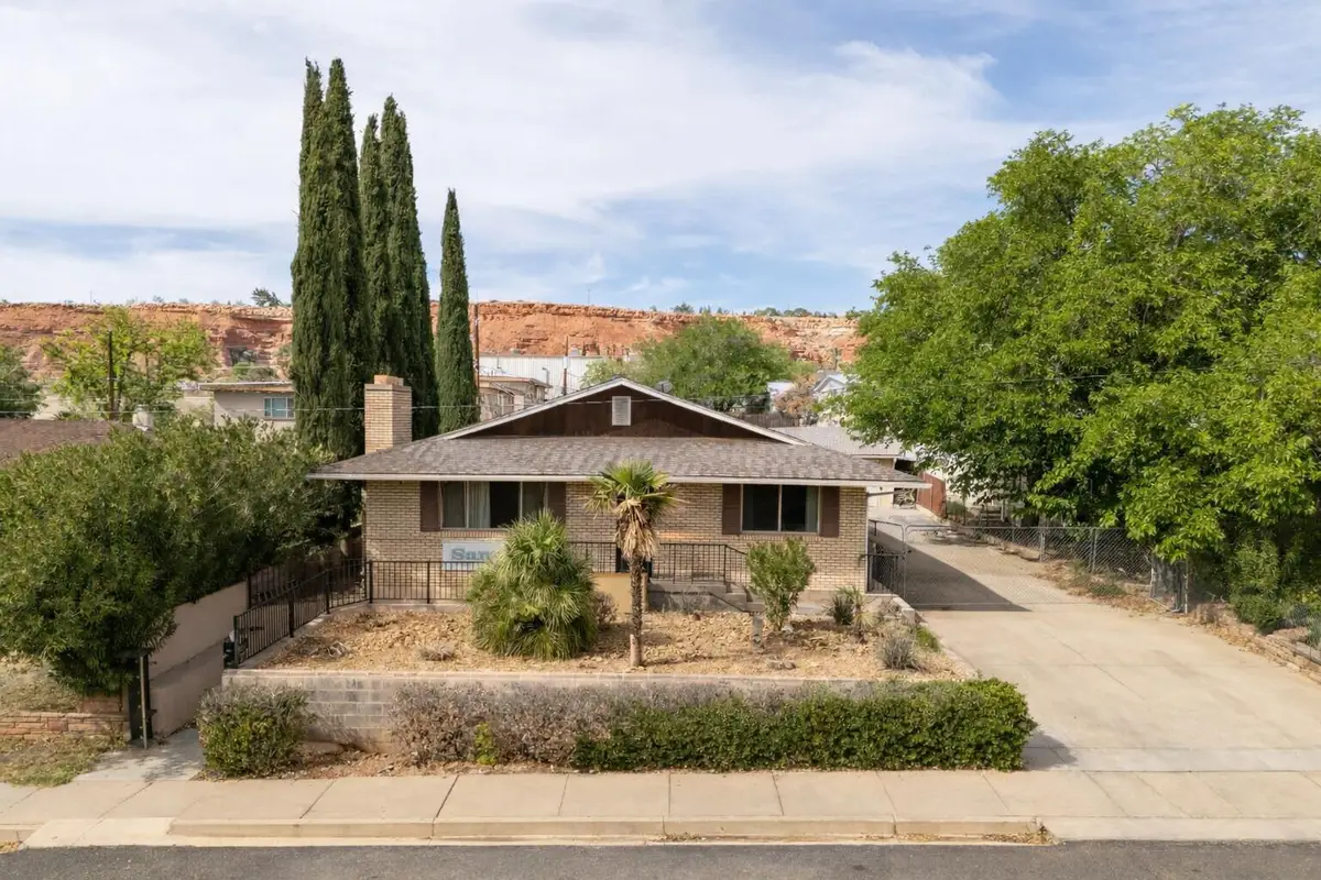 581 E 100 S, Saint George, UT 84770 - #1