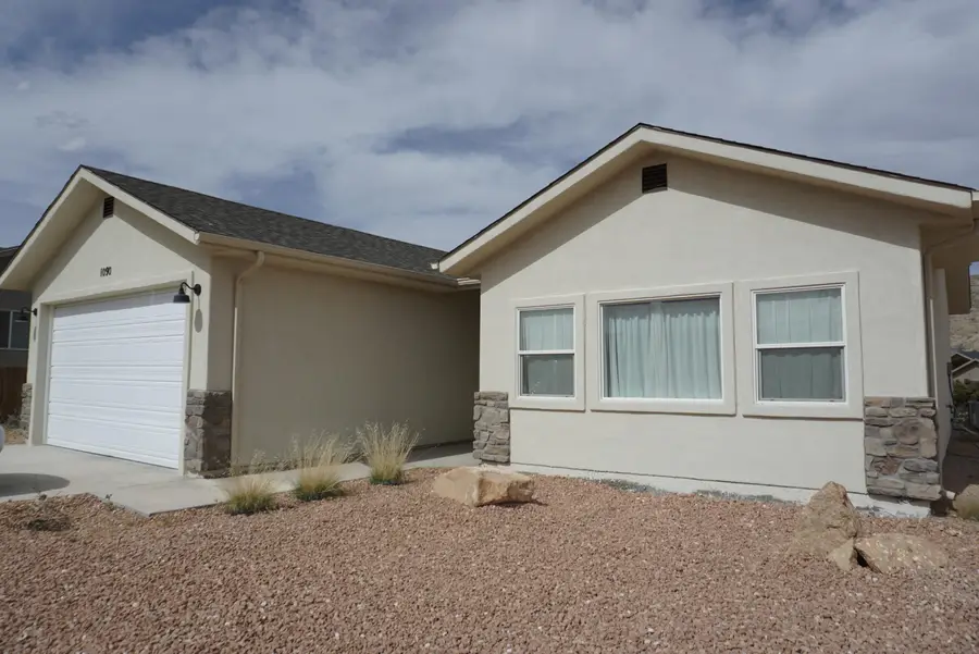 1090 S Independence Dr, Big Water, UT 84741 - #3