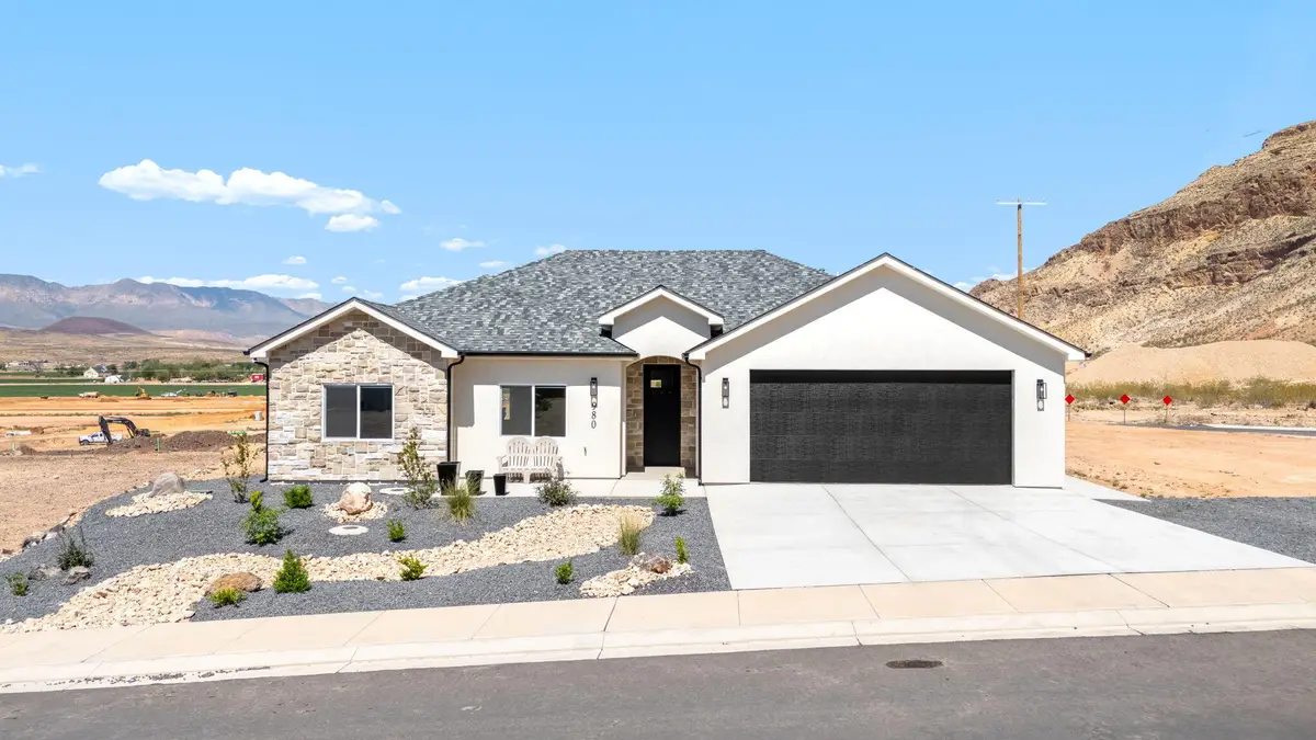 980 W Rock View Dr, Hurricane, UT 84737 - #1