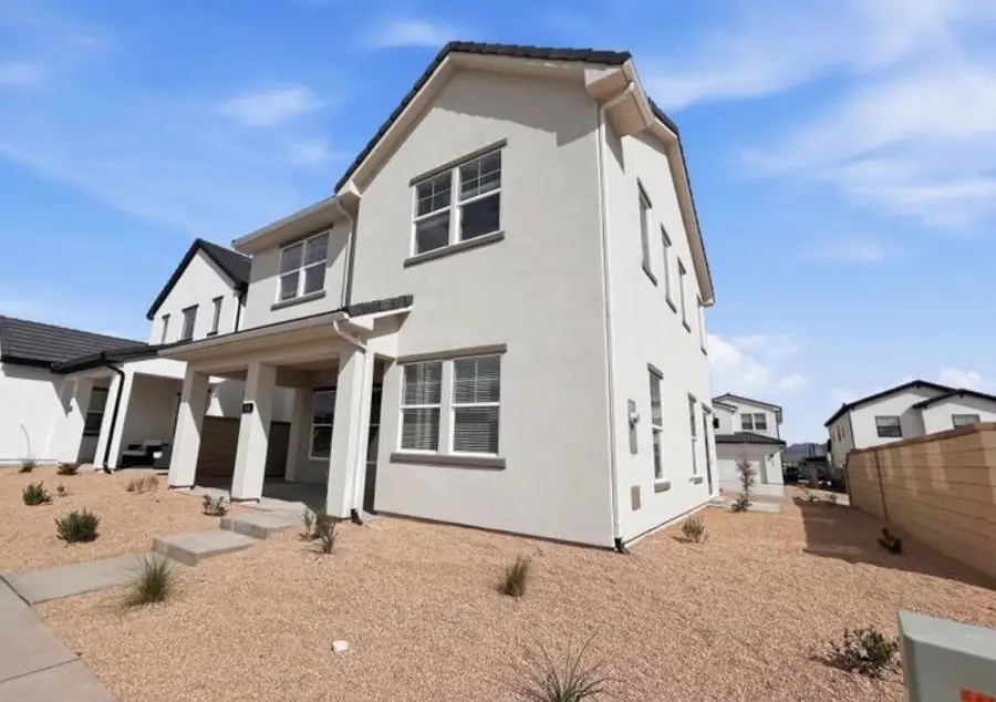 636 W Canyon Pine Dr, Saint George, UT 84790 - #2