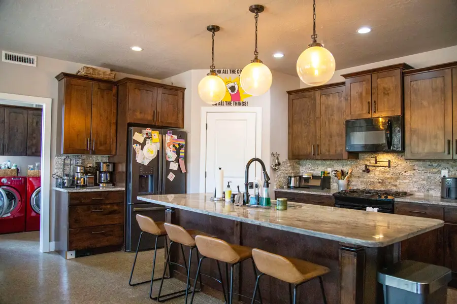 3293 S Noble Dr, Washington, UT 84780 - #3