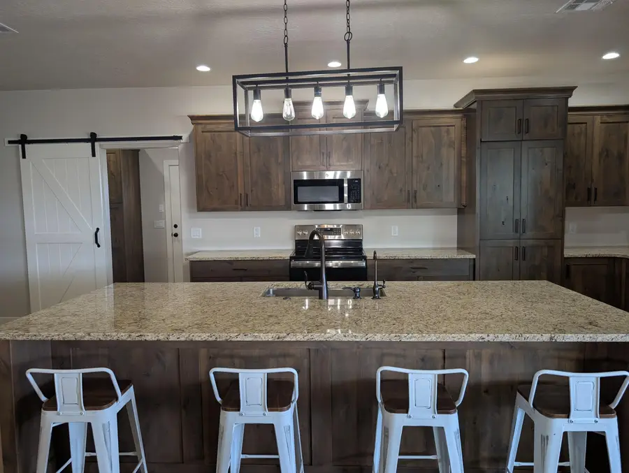 1023 W Little Pinion Way, Apple Valley, UT 84737 - #3