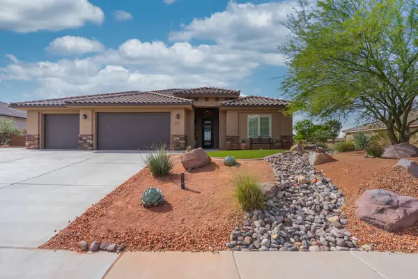 691 W Fairway Dr, Washington, UT 84780