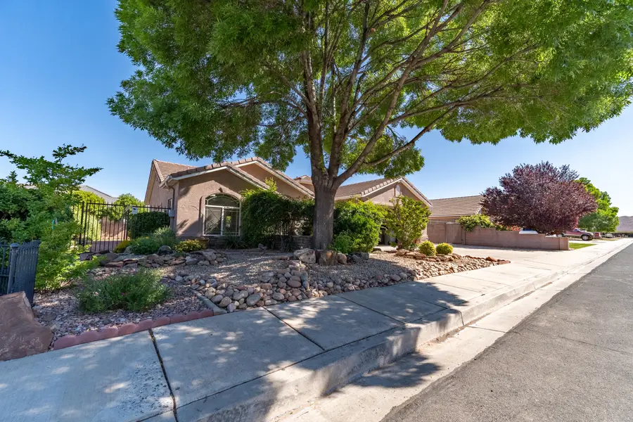 249 E Canterwood Dr, Washington, UT 84780 - #2