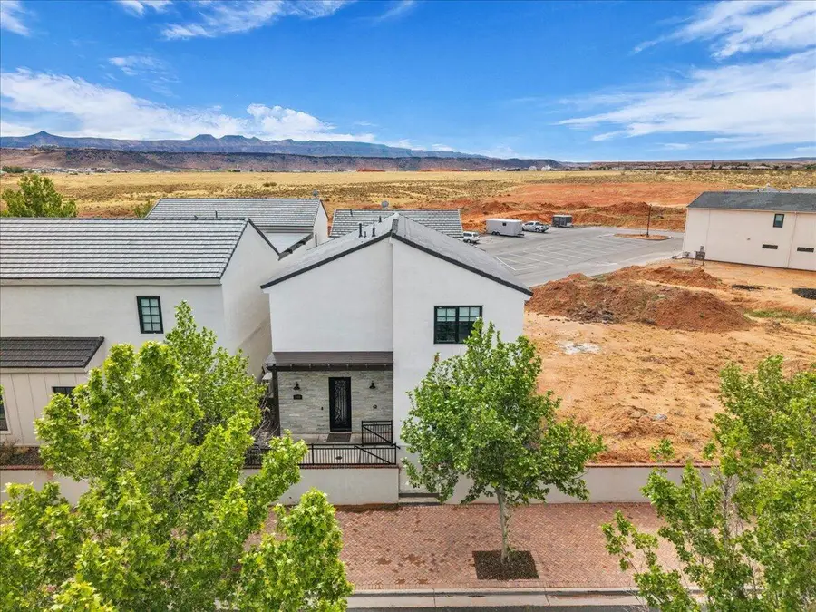 1559 S Regent Park Rd, Hurricane, UT 84737 - #2