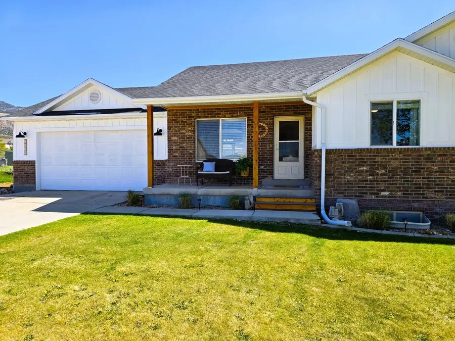 2026 E Saddleback View Dr, Enoch, UT 84721 - #2