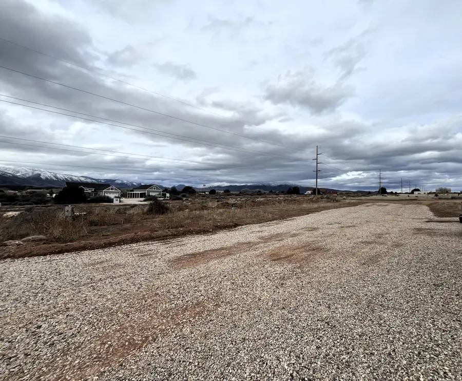 1913 S Badger Way, New Harmony, UT 84757 - #2