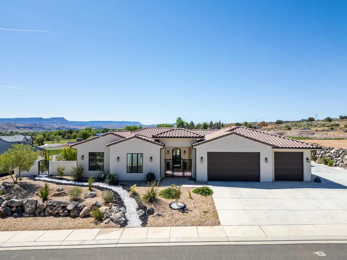 323 W Center St, Toquerville, UT 84774 - #1