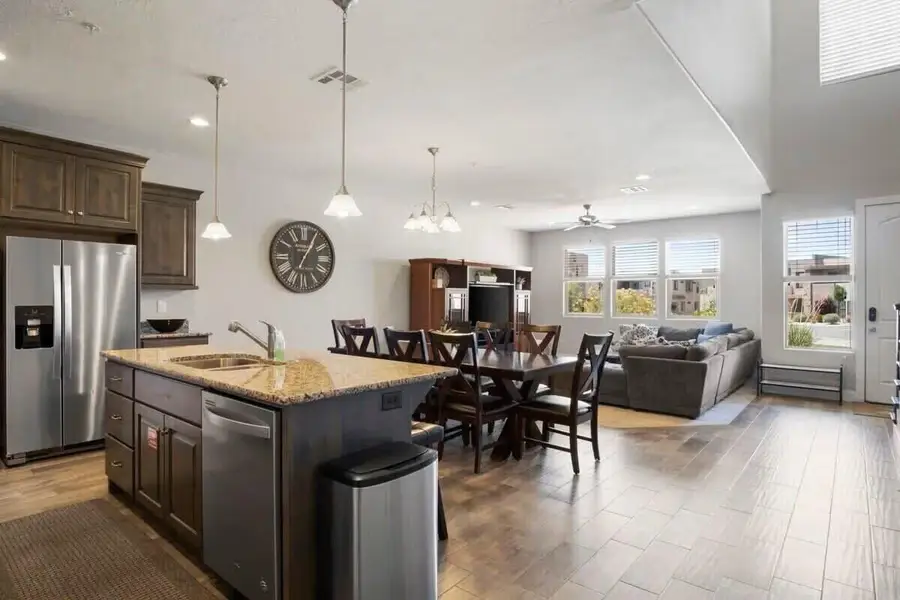 2326 N Park Center Dr, Washington, UT 84780 - #2