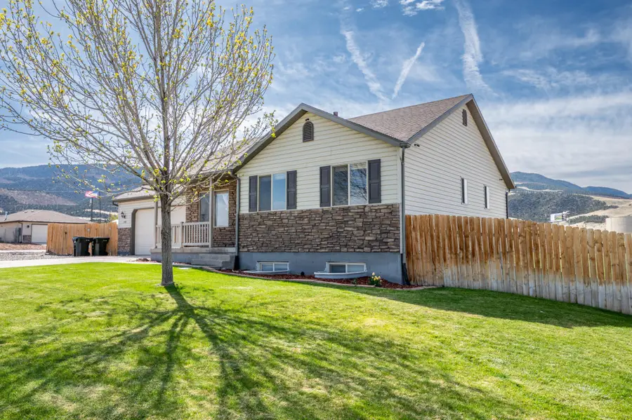 2192 E Saddleback View Dr, Enoch, UT 84721 - #3